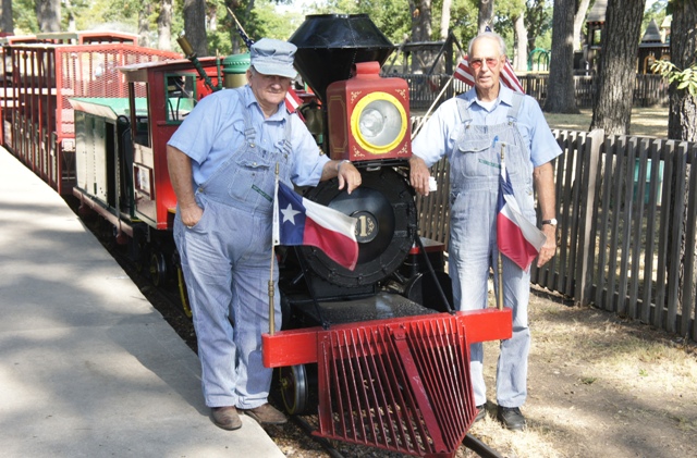 Train in motion staff 2011 (5).jpg